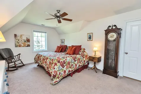 17 Hawthorne Drive Auburn NH 03032