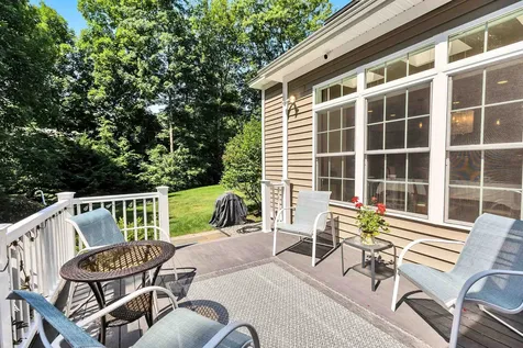 17 Hawthorne Drive Auburn NH 03032