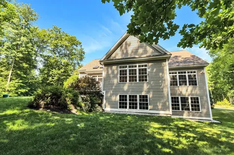 17 Hawthorne Drive Auburn NH 03032
