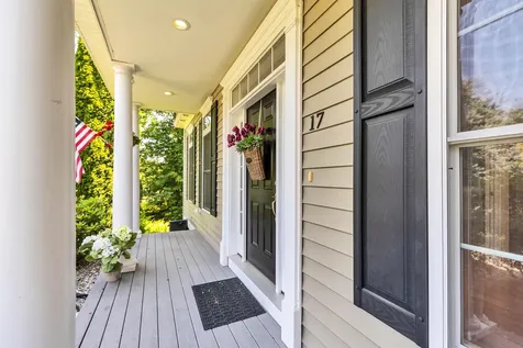 17 Hawthorne Drive Auburn NH 03032