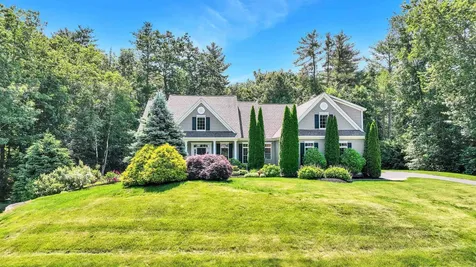 17 Hawthorne Drive Auburn NH 03032