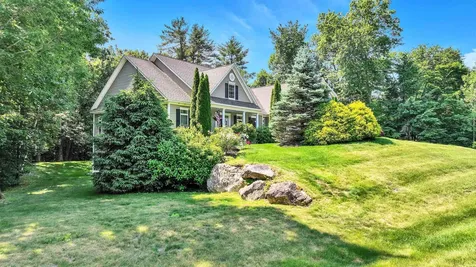 17 Hawthorne Drive Auburn NH 03032