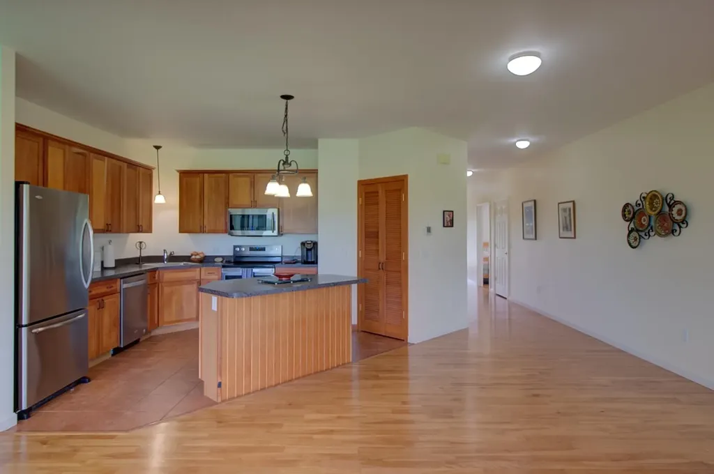10 Westside Village Grand Isle VT 05458