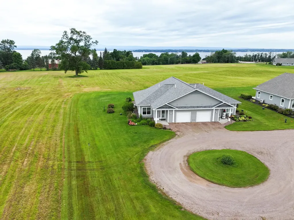 10 Westside Village Grand Isle VT 05458
