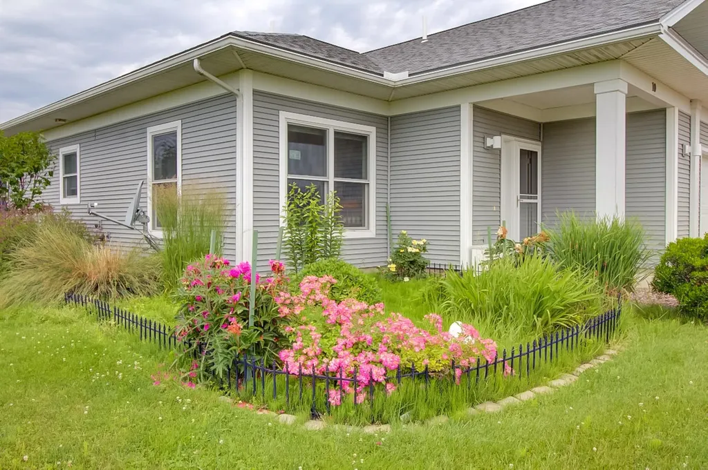 10 Westside Village Grand Isle VT 05458