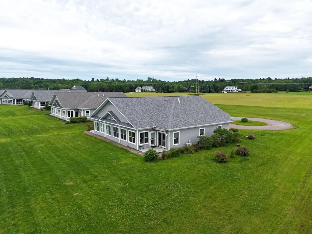 10 Westside Village Grand Isle VT 05458