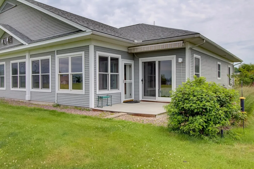 10 Westside Village Grand Isle VT 05458