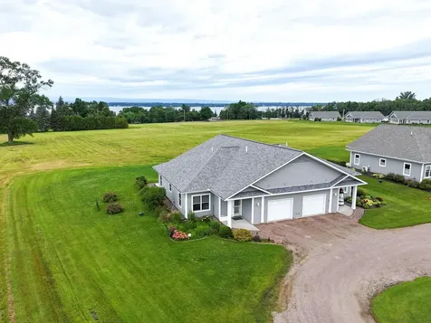 10 Westside Village Grand Isle VT 05458