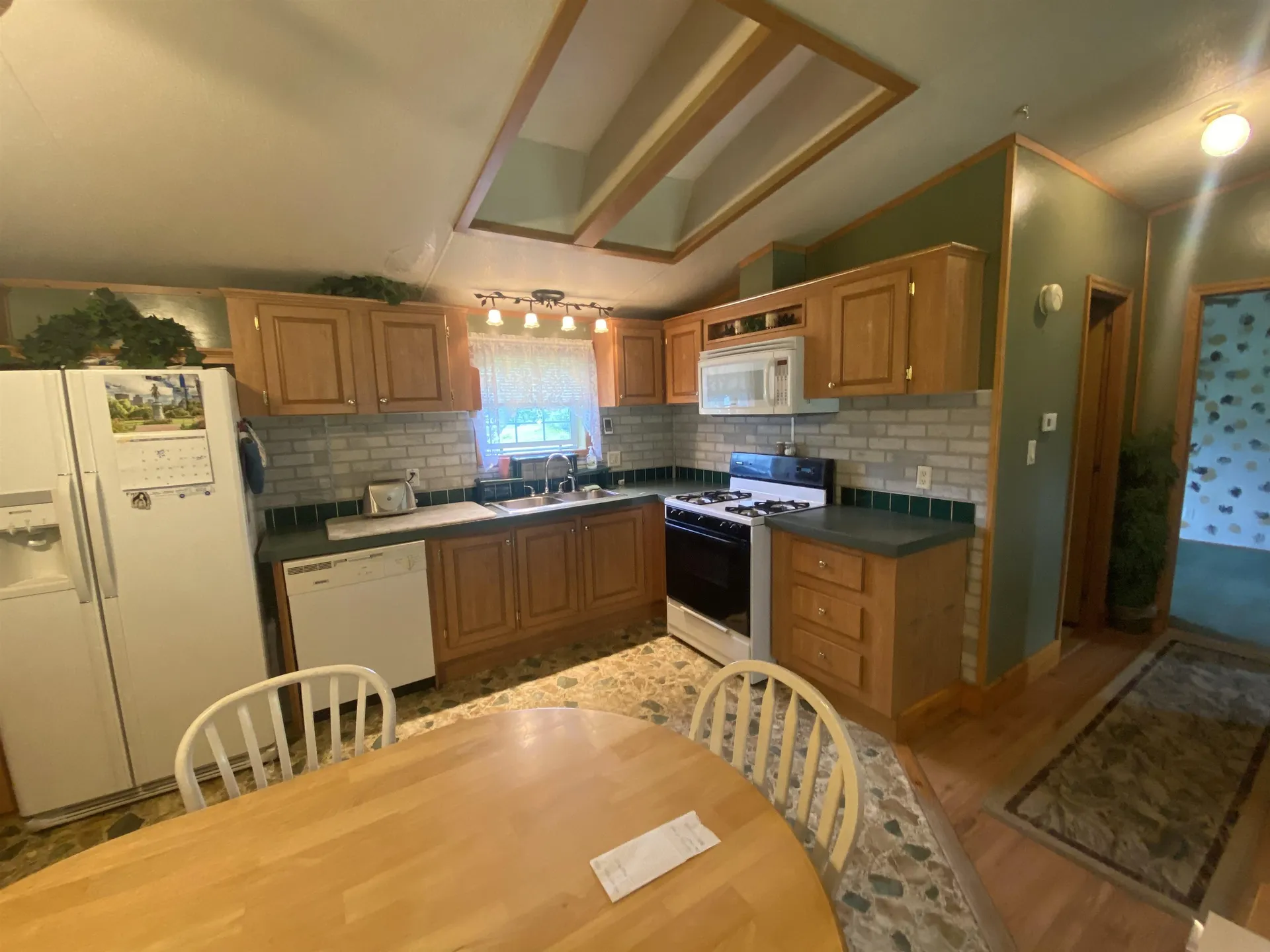 811 New Boston Road St. Johnsbury VT 05819