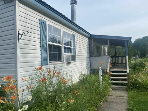 811 New Boston Road St. Johnsbury VT 05819