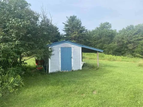 811 New Boston Road St. Johnsbury VT 05819