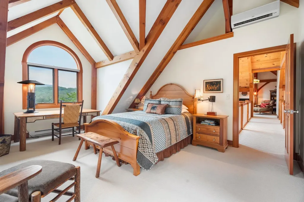 13 Rogers Ledge Drive Hebron NH 03241