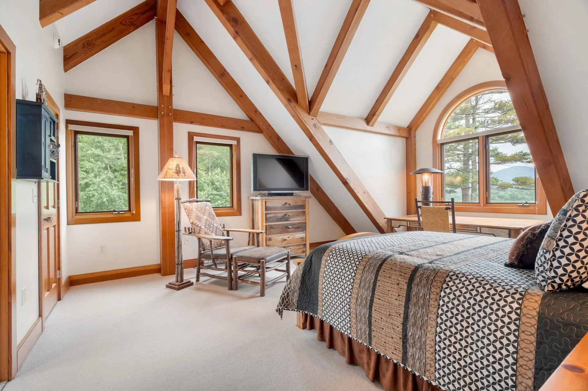 13 Rogers Ledge Drive Hebron NH 03241