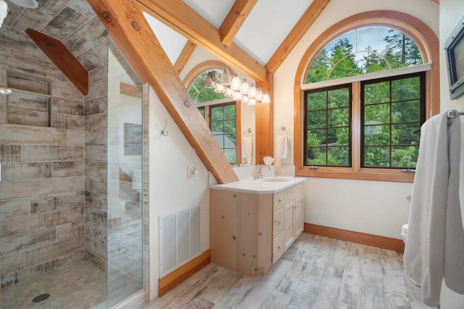 13 Rogers Ledge Drive Hebron NH 03241