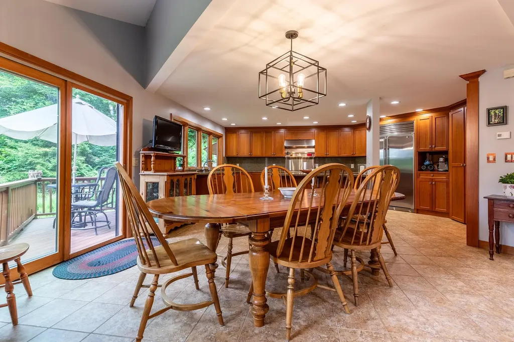 22 Old Ridge Road Winhall VT 05340