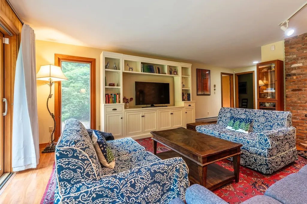 22 Old Ridge Road Winhall VT 05340