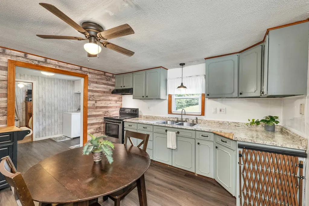 432 Mammoth Road Londonderry NH 03053