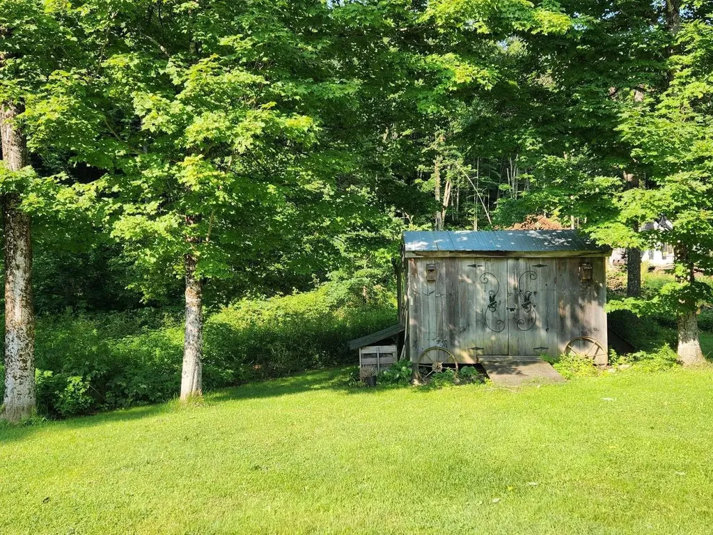 3588 Vt Route 125 Hancock VT 05748
