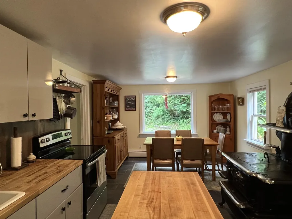 625 Western Avenue Brattleboro VT 05301