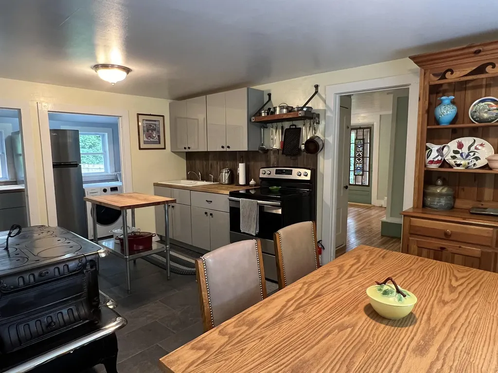 625 Western Avenue Brattleboro VT 05301