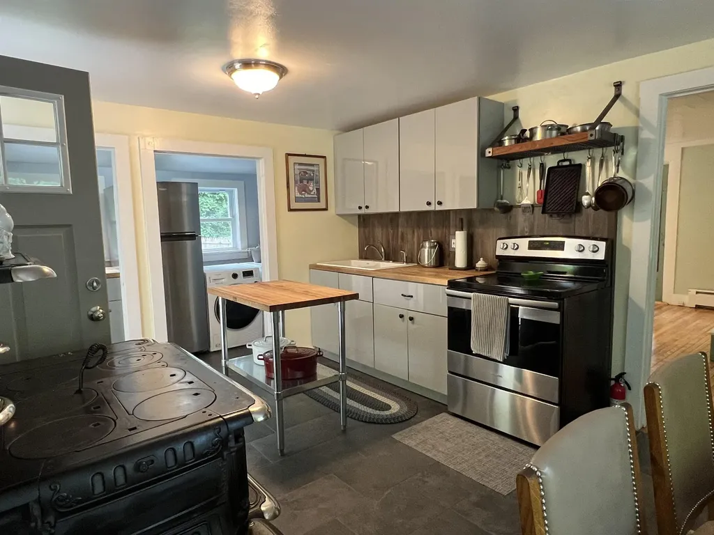 625 Western Avenue Brattleboro VT 05301