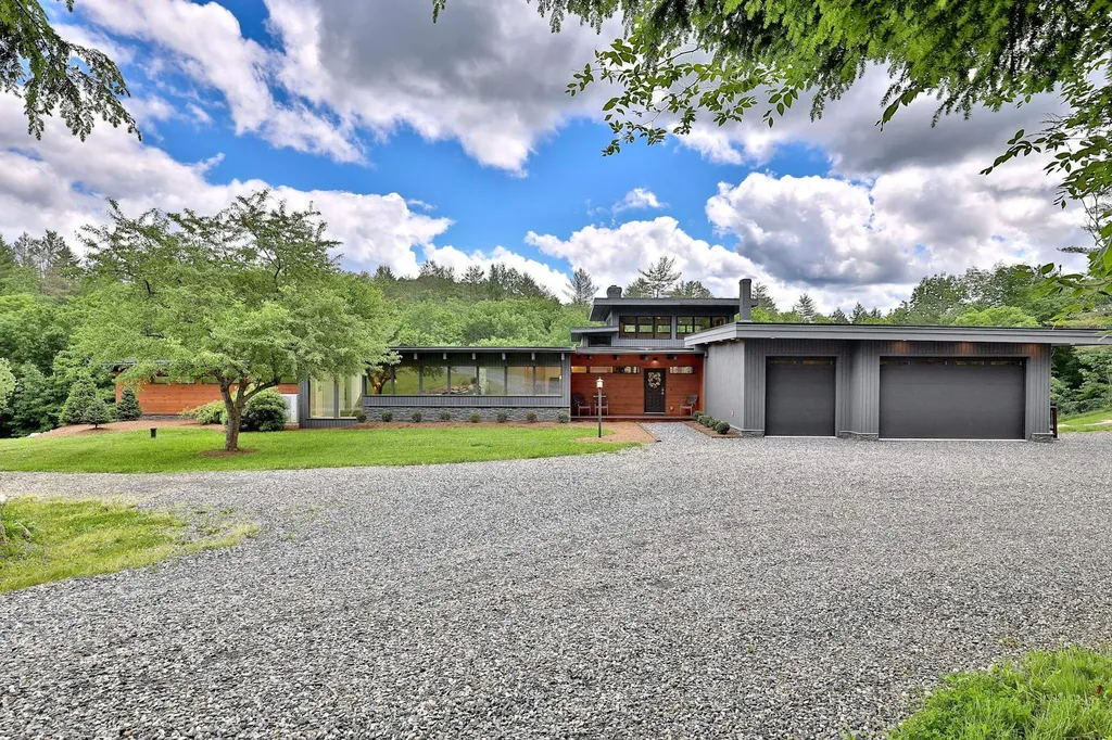 1328 Chandler Road Chester VT 05143