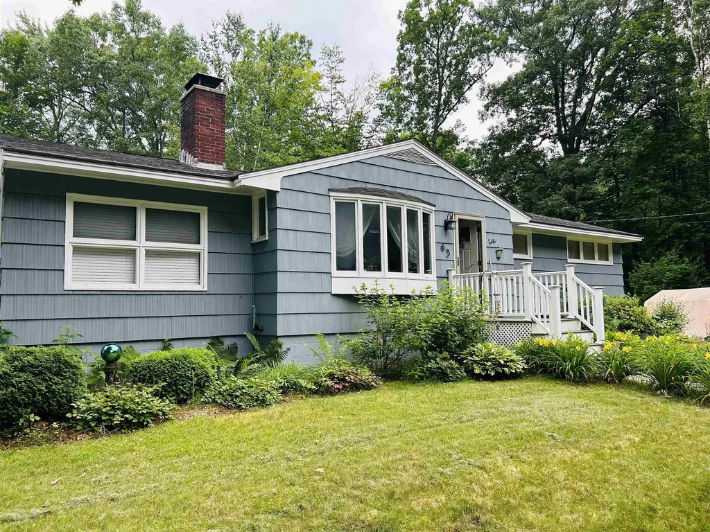 63 Keyes Hill Road Pelham NH 03076