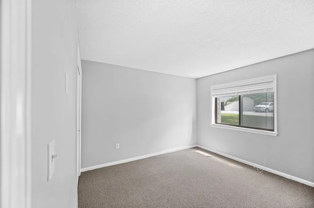 53 Bayberry Lane South Burlington VT 05403