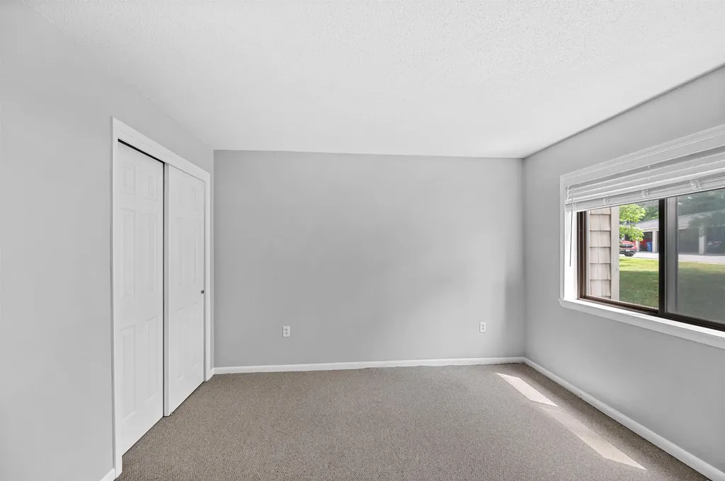 53 Bayberry Lane South Burlington VT 05403