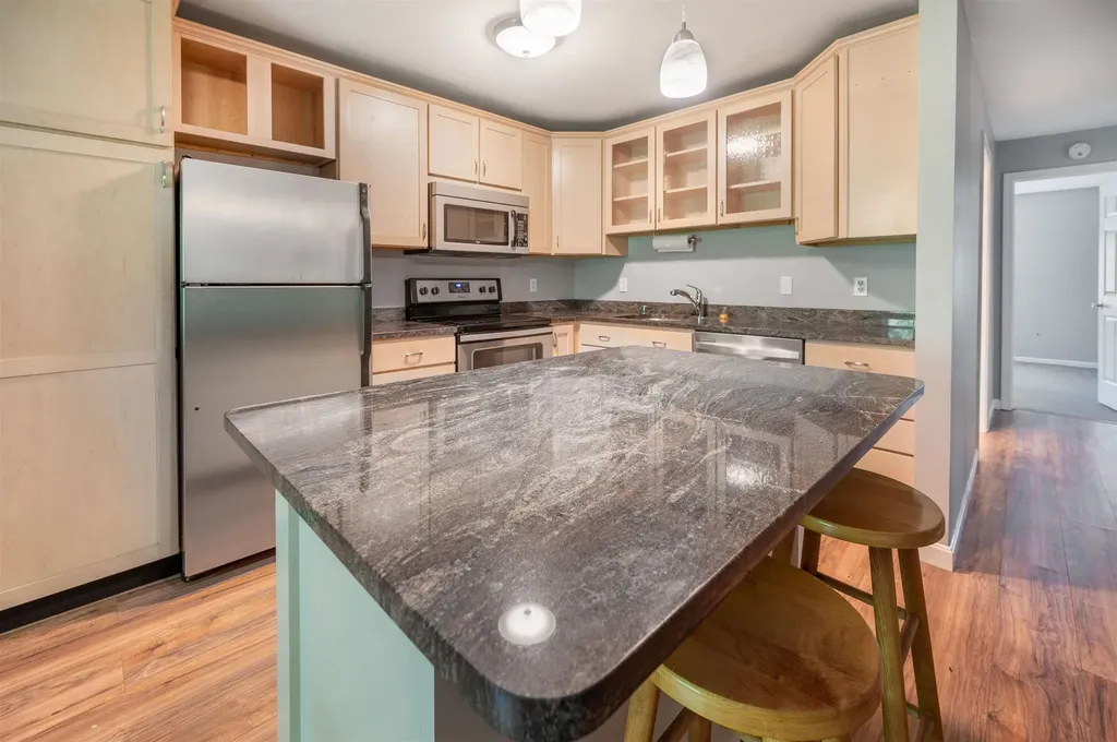 53 Bayberry Lane South Burlington VT 05403