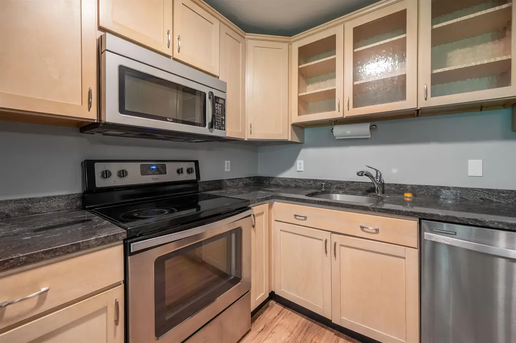 53 Bayberry Lane South Burlington VT 05403