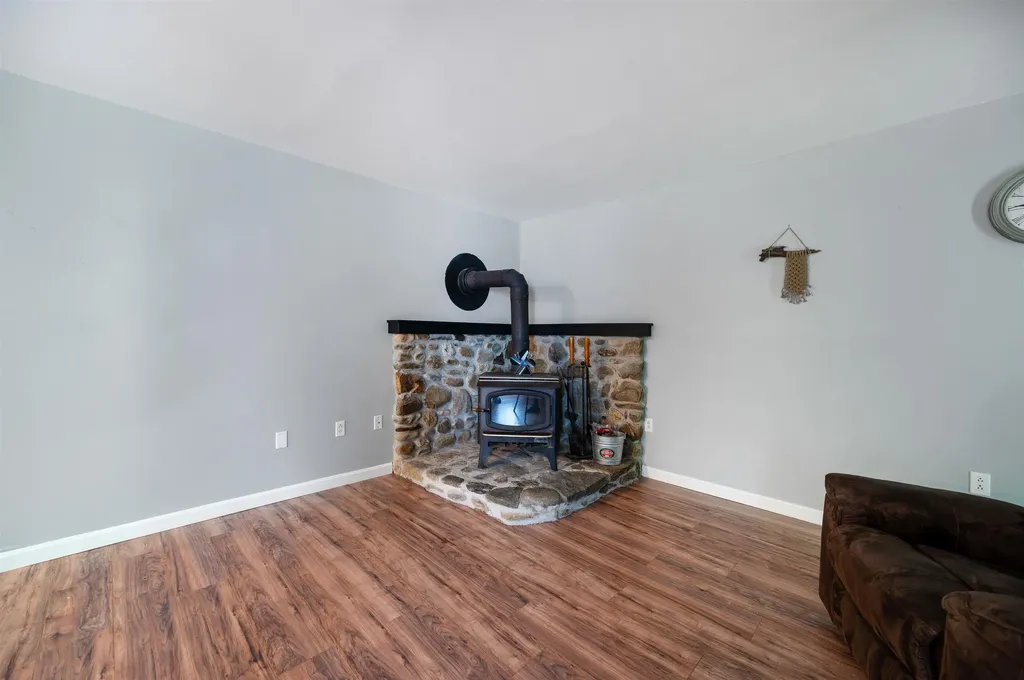 53 Bayberry Lane South Burlington VT 05403
