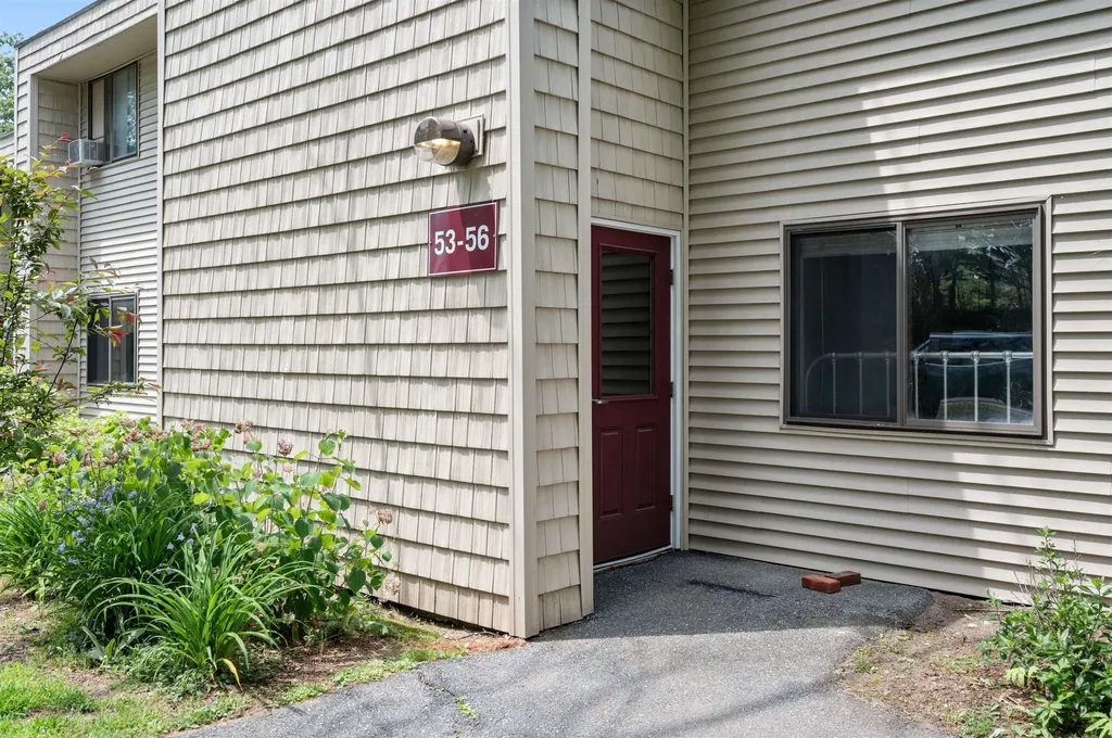 53 Bayberry Lane South Burlington VT 05403