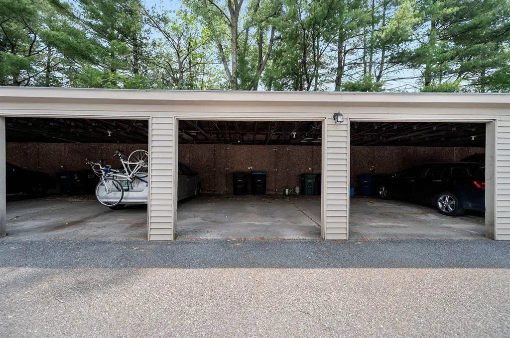 53 Bayberry Lane South Burlington VT 05403