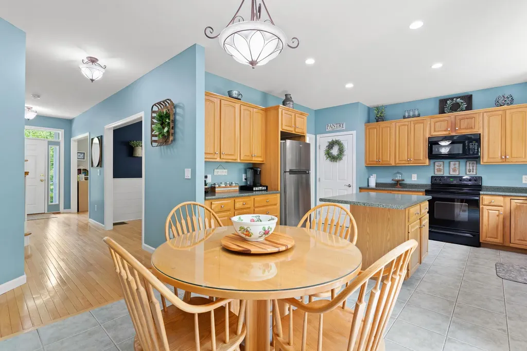4 Burnham Drive New Boston NH 03070