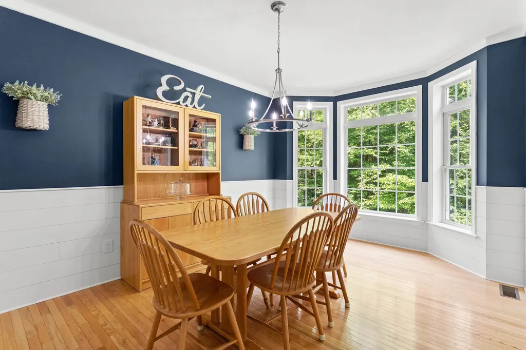 4 Burnham Drive New Boston NH 03070