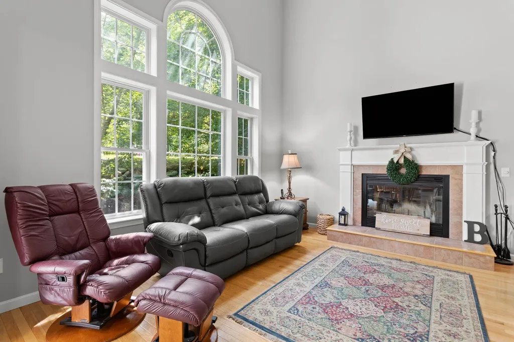 4 Burnham Drive New Boston NH 03070