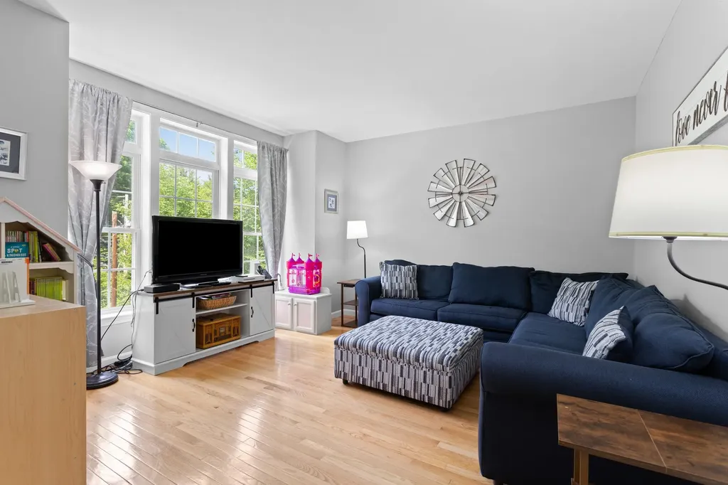 4 Burnham Drive New Boston NH 03070