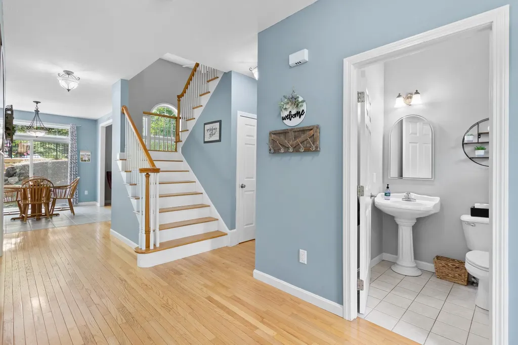 4 Burnham Drive New Boston NH 03070