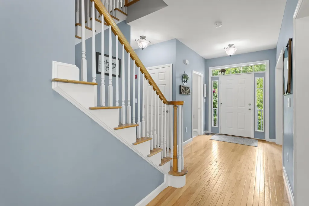 4 Burnham Drive New Boston NH 03070