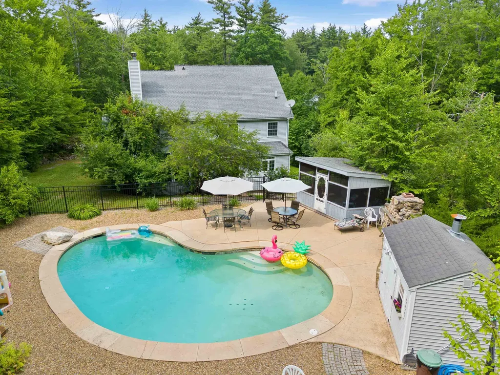 4 Burnham Drive New Boston NH 03070