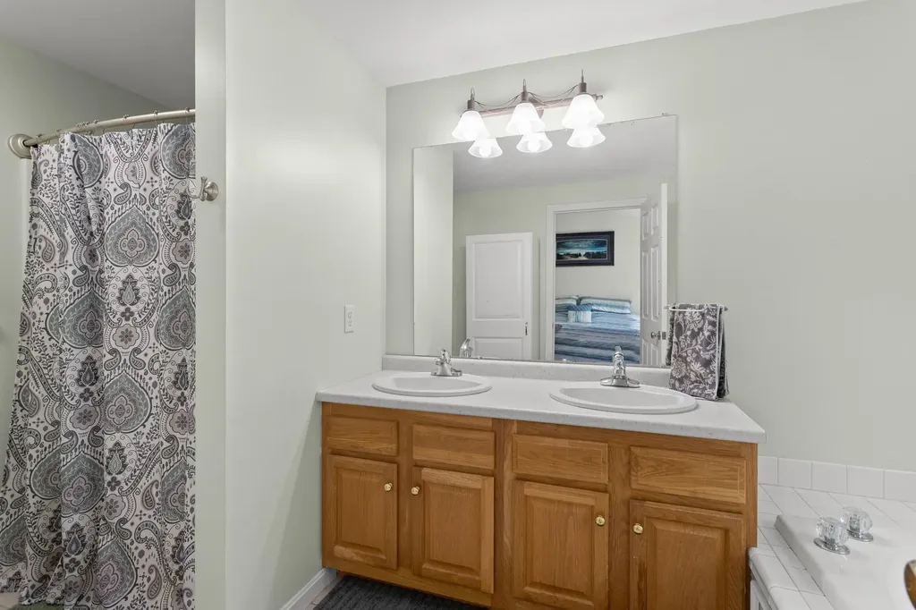 4 Burnham Drive New Boston NH 03070
