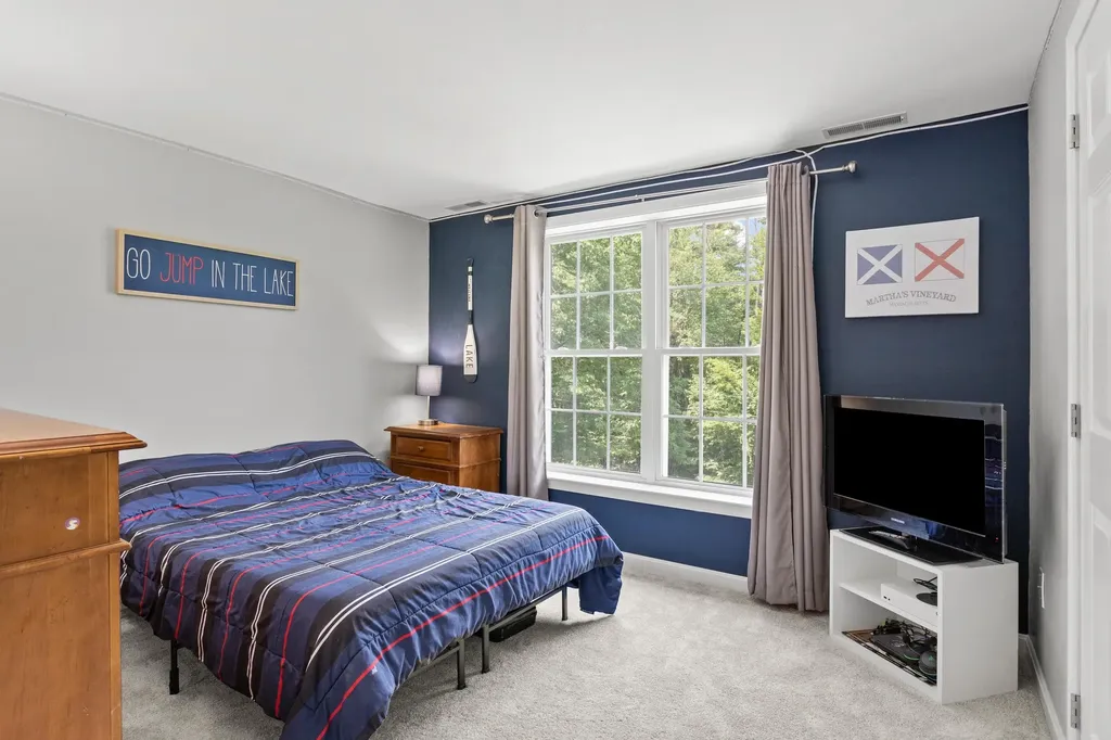 4 Burnham Drive New Boston NH 03070