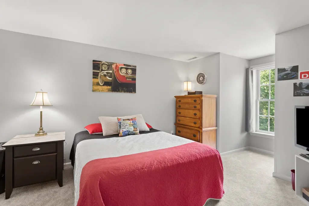 4 Burnham Drive New Boston NH 03070