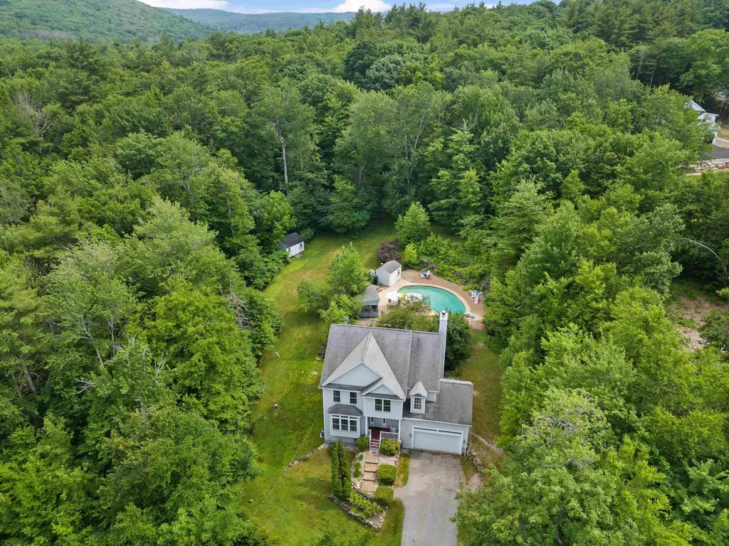 4 Burnham Drive New Boston NH 03070
