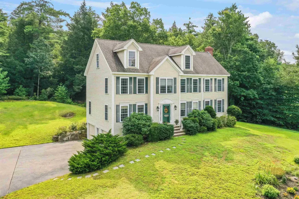 15 Thurston Drive Lee NH 03861