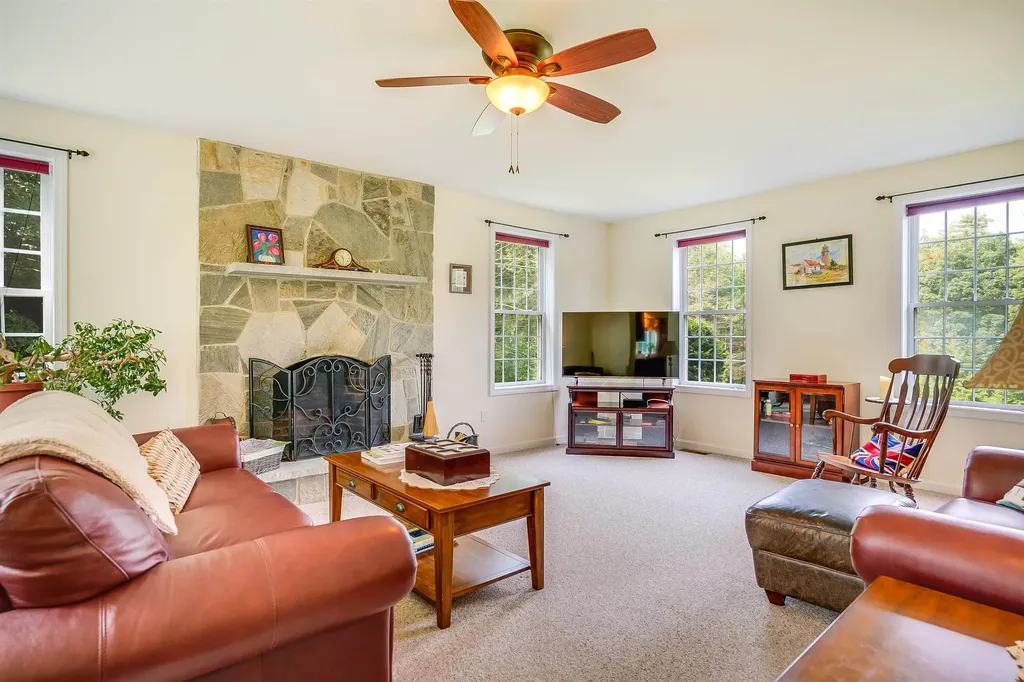 15 Thurston Drive Lee NH 03861