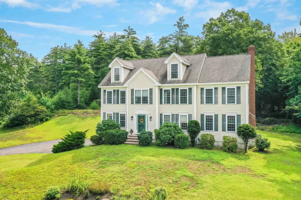 15 Thurston Drive Lee NH 03861