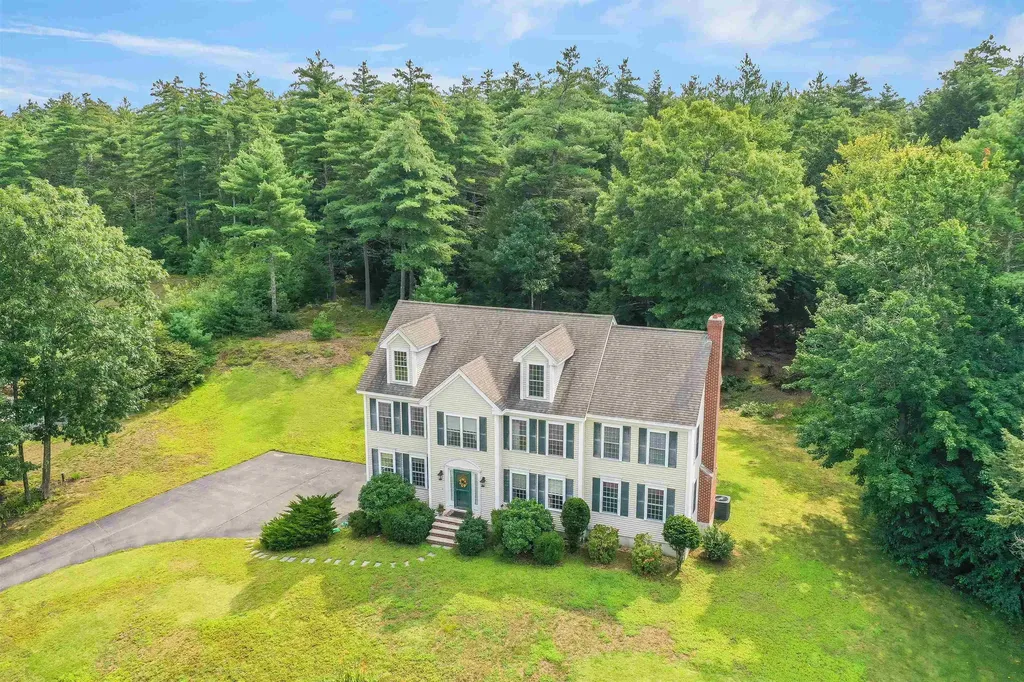15 Thurston Drive Lee NH 03861