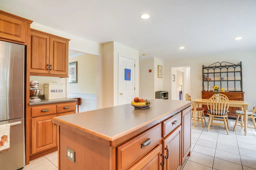 15 Thurston Drive Lee NH 03861